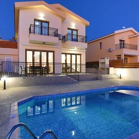 Ernica Villa Lysos