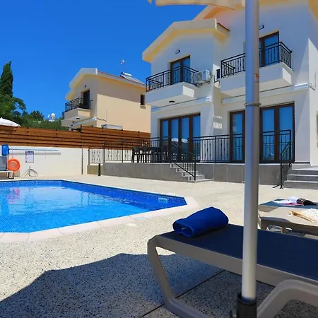 Ernica Villa Lysos
