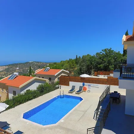 Villa Ernica Lysos