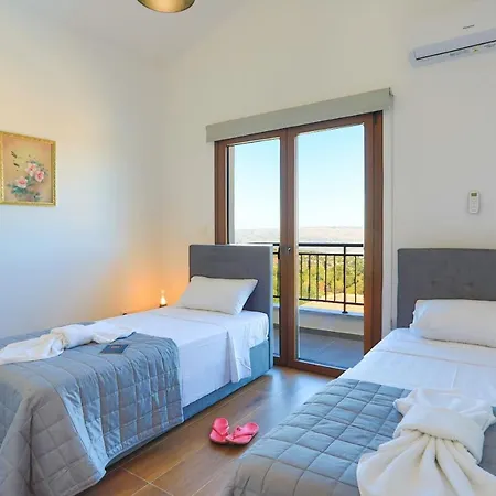 Ernica Villa