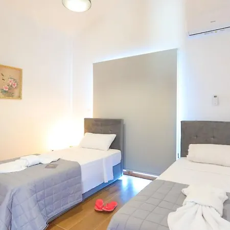 Ernica Villa Lysos