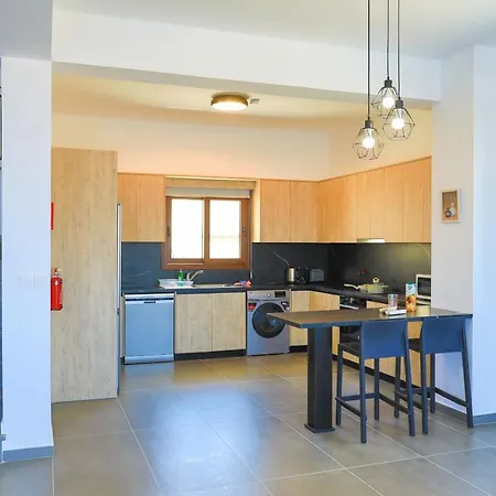 Ernica Villa